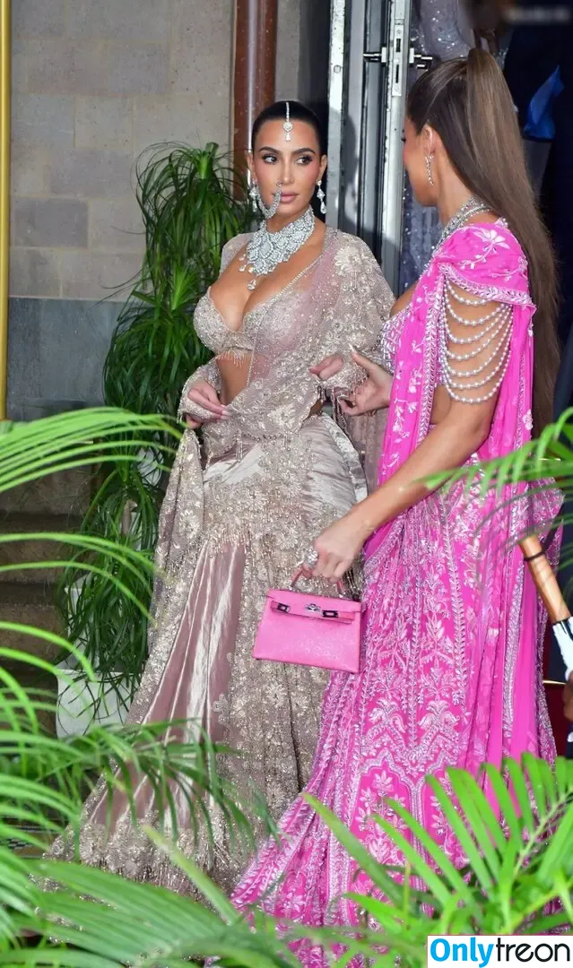 Kim Kardashian nude photo #3985 (KimKardashian / kim_kardashian)