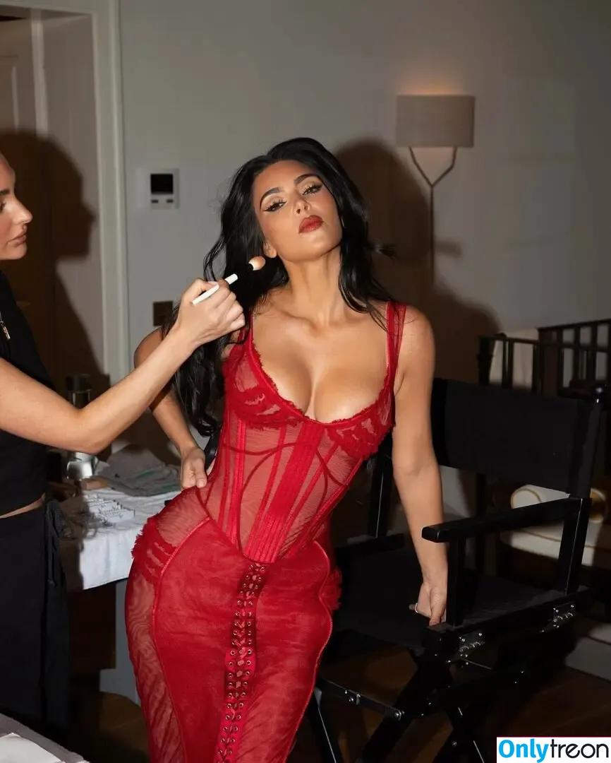Kim Kardashian nude photo #3994 (KimKardashian / kim_kardashian)