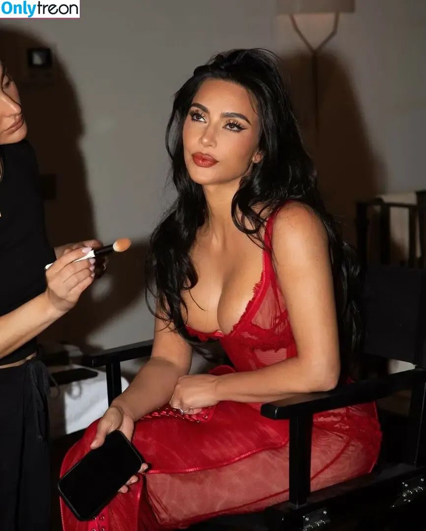 Kim Kardashian nude photo #3998 (KimKardashian / kim_kardashian)