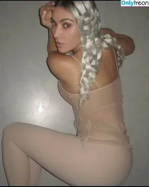 Kim Kardashian / KimKardashian / kim_kardashian nude photo #4001