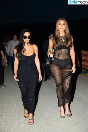 Kim Kardashian / KimKardashian / kim_kardashian nude photo #4047