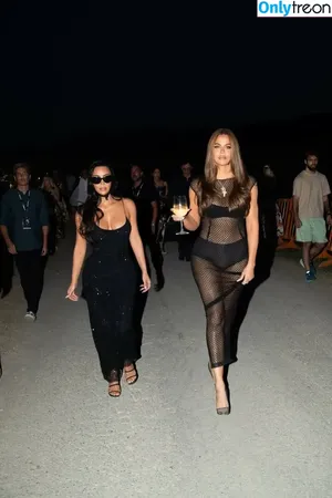 Kim Kardashian / KimKardashian / kim_kardashian nude photo #4049