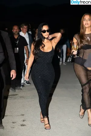 Kim Kardashian / KimKardashian / kim_kardashian nude photo #4051