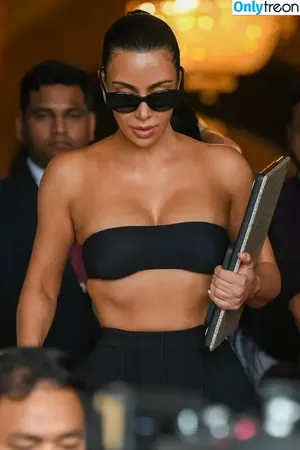 Kim Kardashian / KimKardashian / kim_kardashian nude photo #4066