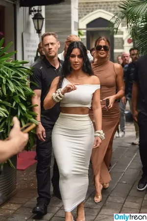 Kim Kardashian / KimKardashian / kim_kardashian nude photo #4068