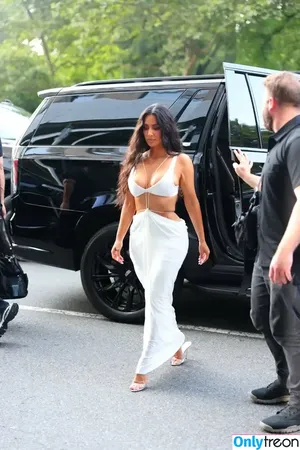 Kim Kardashian / KimKardashian / kim_kardashian nude photo #4108