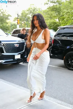 Kim Kardashian / KimKardashian / kim_kardashian nude photo #4110
