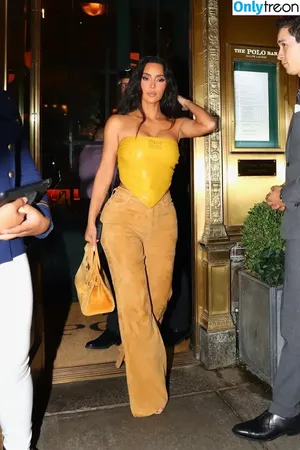 Kim Kardashian / KimKardashian / kim_kardashian nude photo #4118