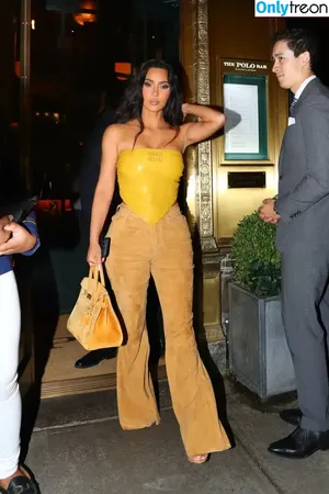 Kim Kardashian / KimKardashian / kim_kardashian nude photo #4120