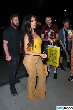 Kim Kardashian / KimKardashian / kim_kardashian nude photo #4128
