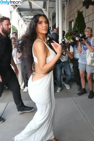 Kim Kardashian / KimKardashian / kim_kardashian nude photo #4145