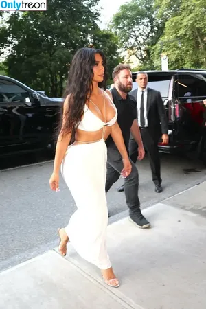 Kim Kardashian / KimKardashian / kim_kardashian nude photo #4146