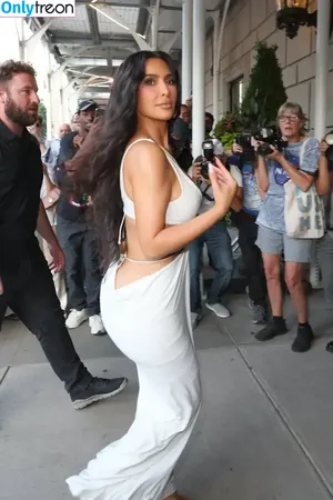 Kim Kardashian / KimKardashian / kim_kardashian nude photo #4148
