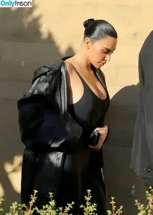 Kim Kardashian / KimKardashian / kim_kardashian nude photo #4155