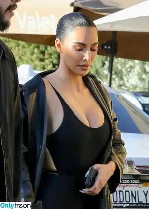 Kim Kardashian / KimKardashian / kim_kardashian nude photo #4157