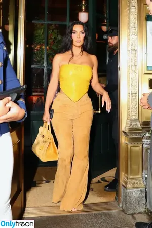 Kim Kardashian / KimKardashian / kim_kardashian nude photo #4163