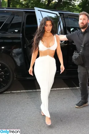 Kim Kardashian / KimKardashian / kim_kardashian nude photo #4184
