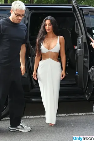 Kim Kardashian / KimKardashian / kim_kardashian nude photo #4188