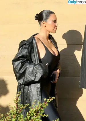 Kim Kardashian / KimKardashian / kim_kardashian nude photo #4194