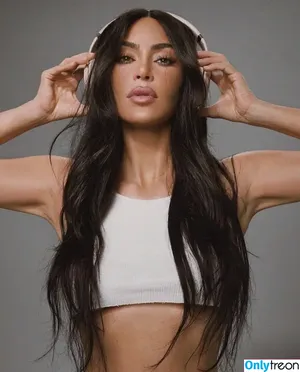 Kim Kardashian / KimKardashian / kim_kardashian nude photo #4198