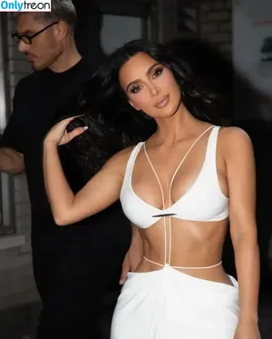 Kim Kardashian / KimKardashian / kim_kardashian nude photo #4211