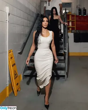 Kim Kardashian / KimKardashian / kim_kardashian nude photo #4220