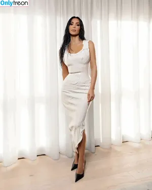 Kim Kardashian / KimKardashian / kim_kardashian nude photo #4224