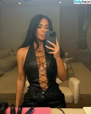 Kim Kardashian / KimKardashian / kim_kardashian nude photo #4271
