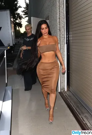 Kim Kardashian / KimKardashian / kim_kardashian nude photo #4274