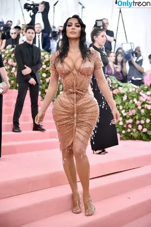 Kim Kardashian / KimKardashian / kim_kardashian nude photo #4349