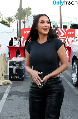 Kim Kardashian / KimKardashian / kim_kardashian nude photo #4378