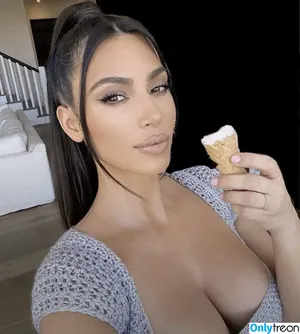 Kim Kardashian / KimKardashian / kim_kardashian nude photo #4391