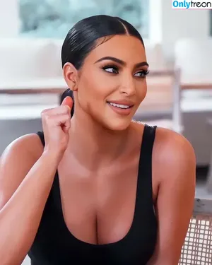 Kim Kardashian / KimKardashian / kim_kardashian nude photo #4399