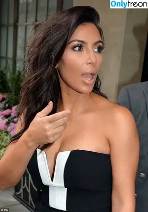 Kim Kardashian / KimKardashian / kim_kardashian nude photo #4402