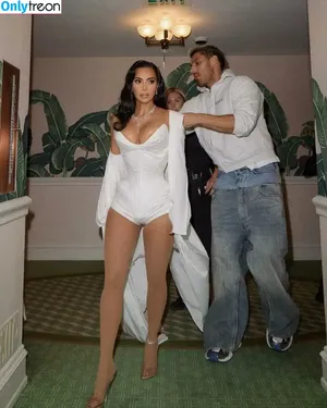 Kim Kardashian / KimKardashian / kim_kardashian nude photo #4443