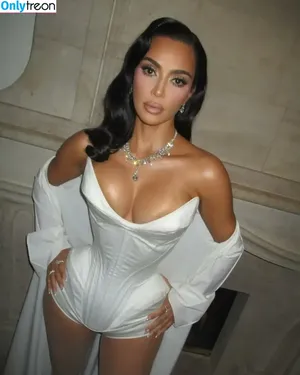 Kim Kardashian / KimKardashian / kim_kardashian nude photo #4444