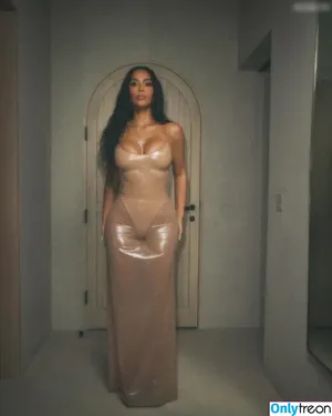 Kim Kardashian / KimKardashian / kim_kardashian nude photo #4470