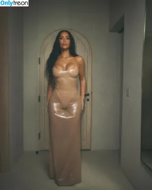 Kim Kardashian / KimKardashian / kim_kardashian nude photo #4477