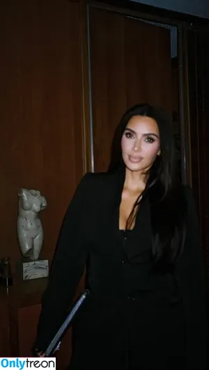 Kim Kardashian / KimKardashian / kim_kardashian nude photo #4529