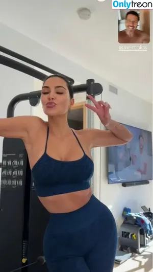 Kim Kardashian / KimKardashian / kim_kardashian nude photo #4535