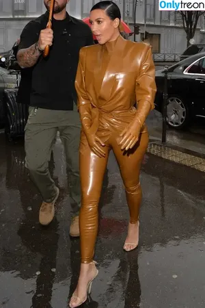 Kim Kardashian / KimKardashian / kim_kardashian nude photo #4571