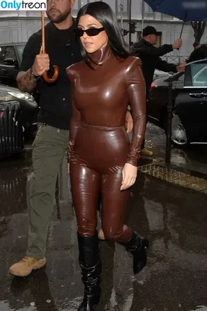 Kim Kardashian / KimKardashian / kim_kardashian nude photo #4582