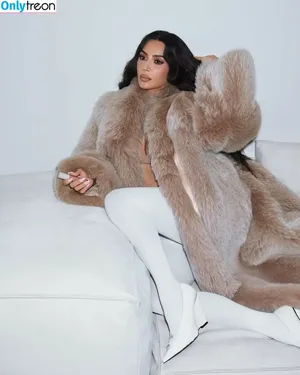 Kim Kardashian / KimKardashian / kim_kardashian nude photo #4623