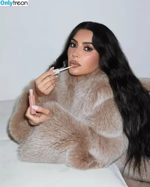 Kim Kardashian / KimKardashian / kim_kardashian nude photo #4627