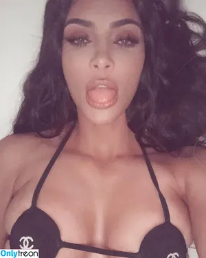 Kim Kardashian / KimKardashian / kim_kardashian nude photo #4689