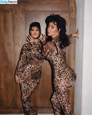 Kim Kardashian / KimKardashian / kim_kardashian nude photo #4738