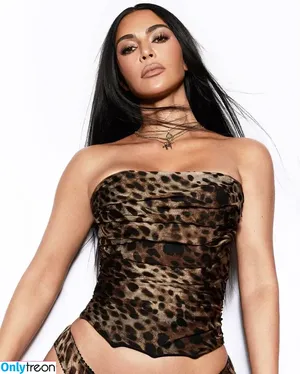 Kim Kardashian / KimKardashian / kim_kardashian nude photo #4747
