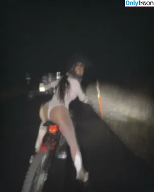 Kim Kardashian / KimKardashian / kim_kardashian nude photo #4861