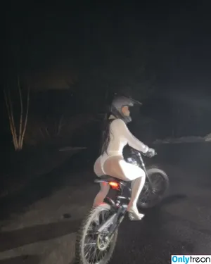Kim Kardashian / KimKardashian / kim_kardashian nude photo #4864
