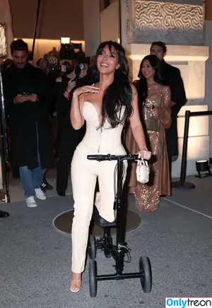 Kim Kardashian / KimKardashian / kim_kardashian nude photo #4887